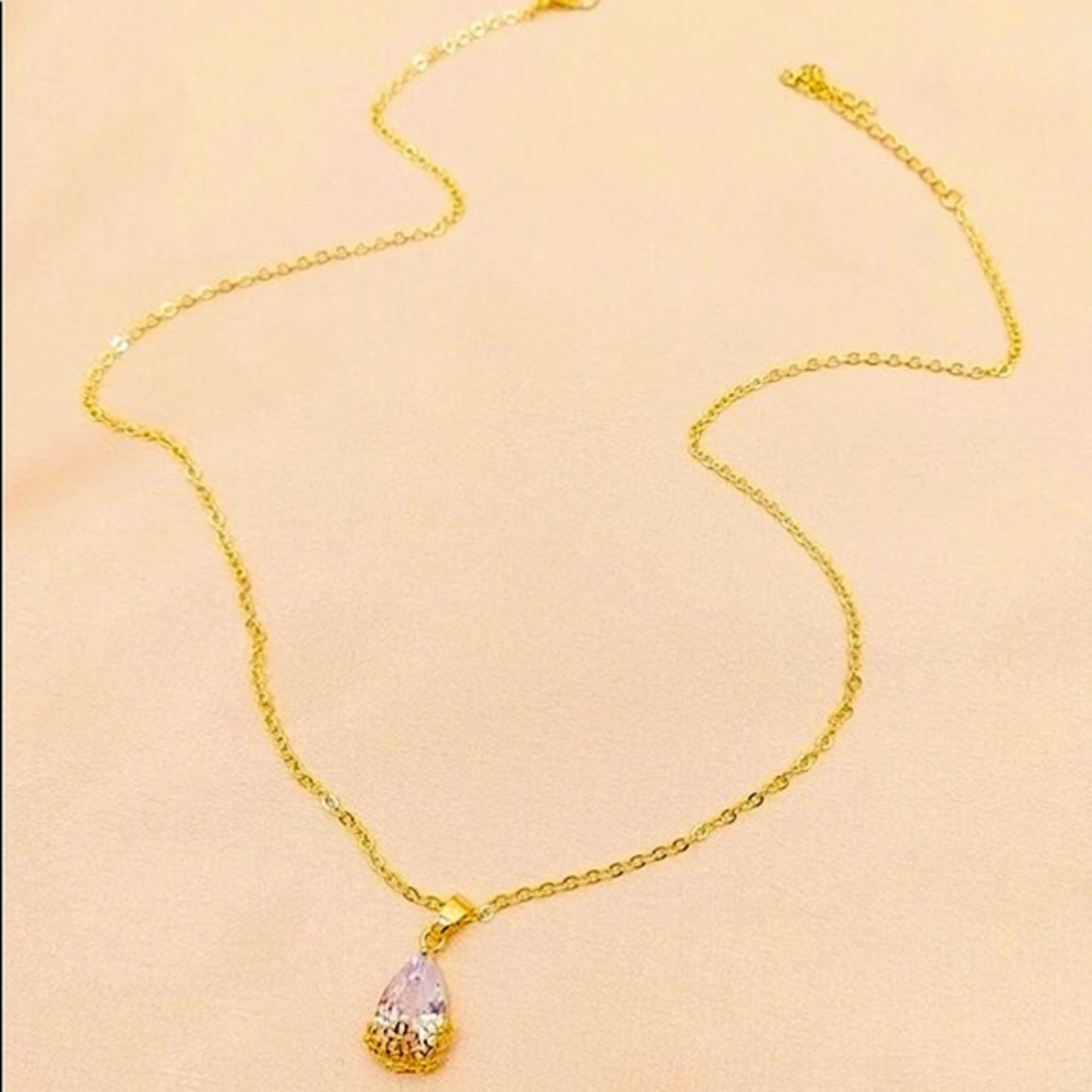 🔴 BOGO! Gold and Faux crystal vintage style pendant necklace - Picture 10 of 10